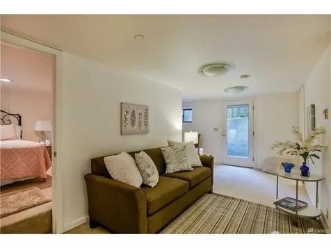 4022 59th Avenue SW Seattle WA 98116