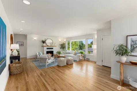 5930 Rose Loop NE Bainbridge Island WA 98110