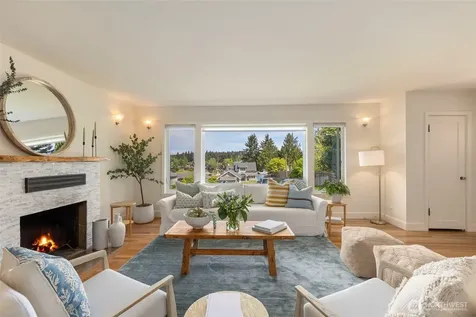 5930 Rose Loop NE Bainbridge Island WA 98110