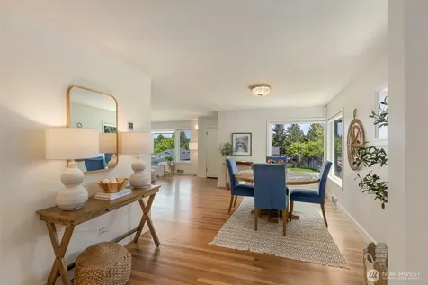 5930 Rose Loop NE Bainbridge Island WA 98110