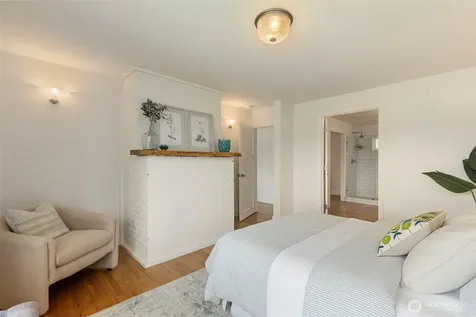 5930 Rose Loop NE Bainbridge Island WA 98110