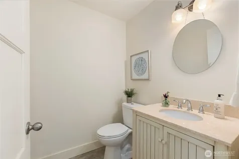 5930 Rose Loop NE Bainbridge Island WA 98110