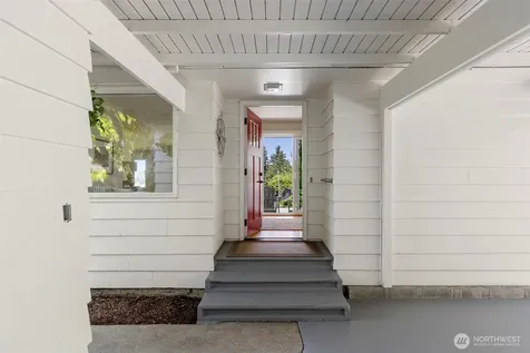 5930 Rose Loop NE Bainbridge Island WA 98110