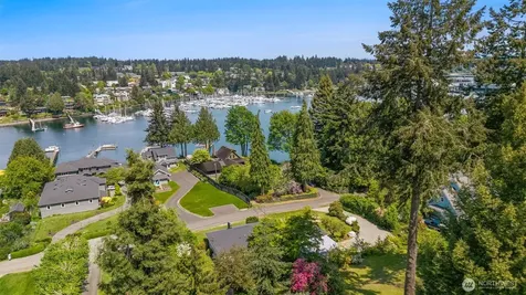 5930 Rose Loop NE Bainbridge Island WA 98110