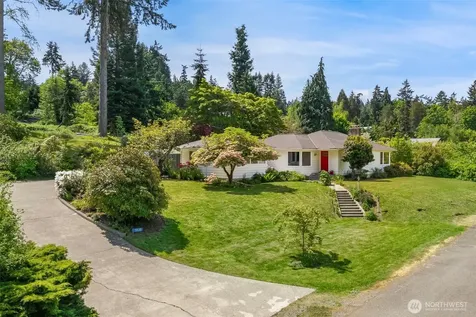 5930 Rose Loop NE Bainbridge Island WA 98110