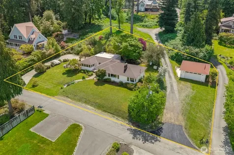 5930 Rose Loop NE Bainbridge Island WA 98110