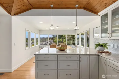 5930 Rose Loop NE Bainbridge Island WA 98110
