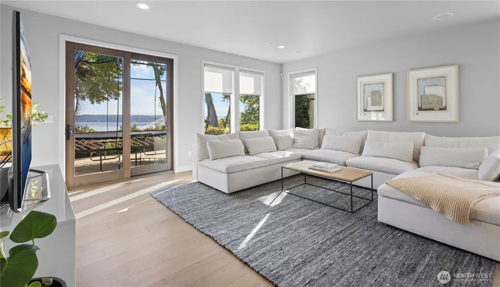 946 7th Court Fox Island WA 98333