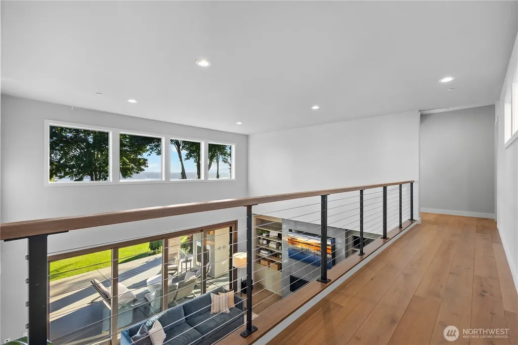 946 7th Court Fox Island WA 98333