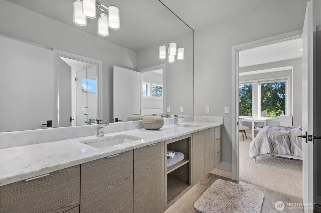 946 7th Court Fox Island WA 98333