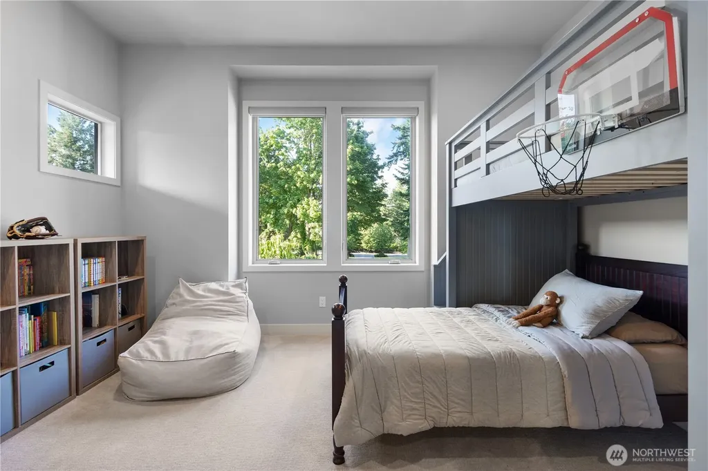 946 7th Court Fox Island WA 98333