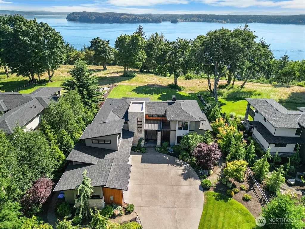 946 7th Court Fox Island WA 98333
