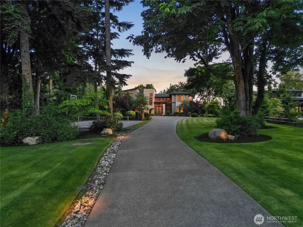 946 7th Court Fox Island WA 98333