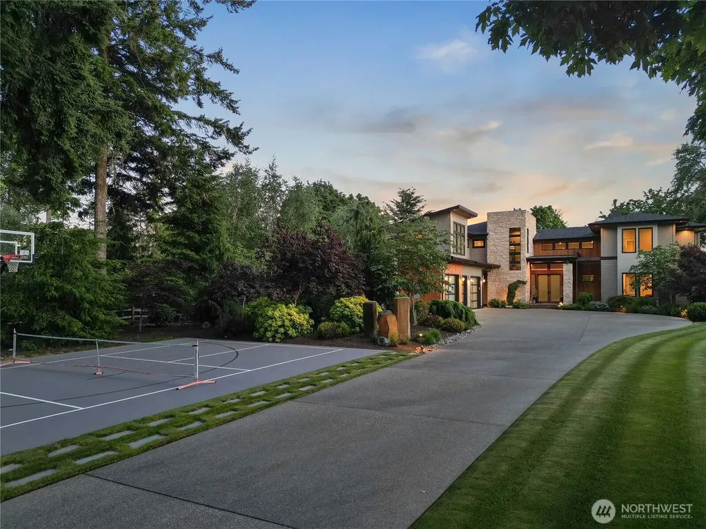 946 7th Court Fox Island WA 98333