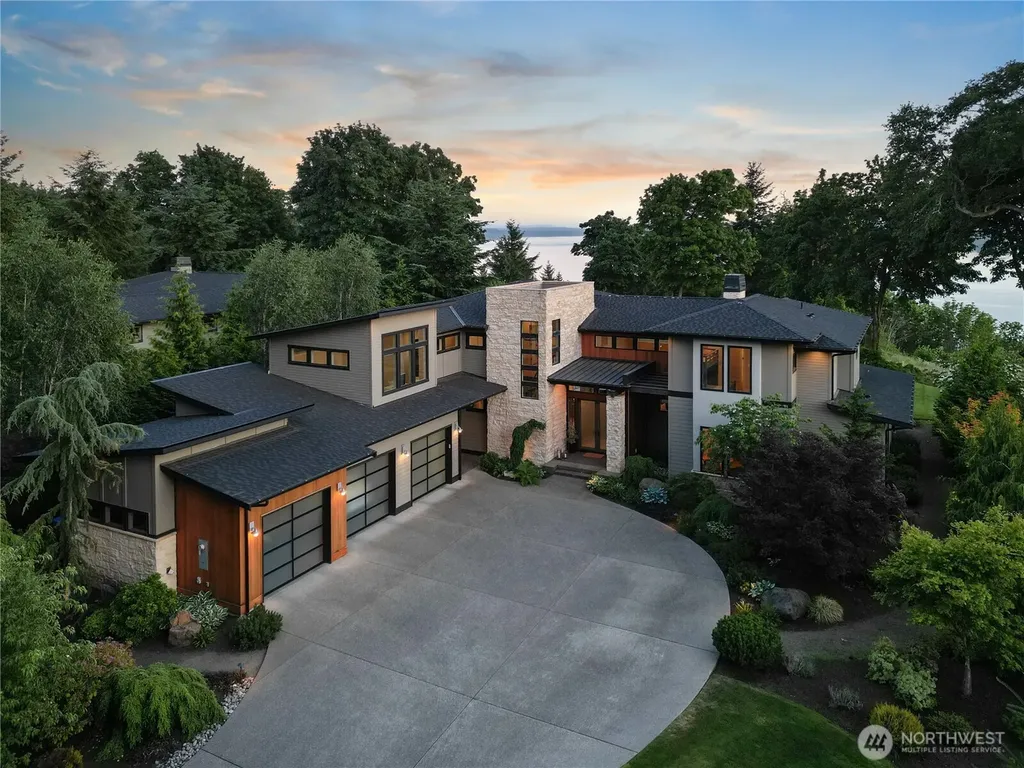 946 7th Court Fox Island WA 98333