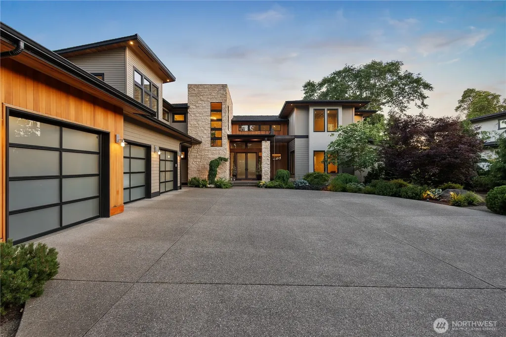 946 7th Court Fox Island WA 98333