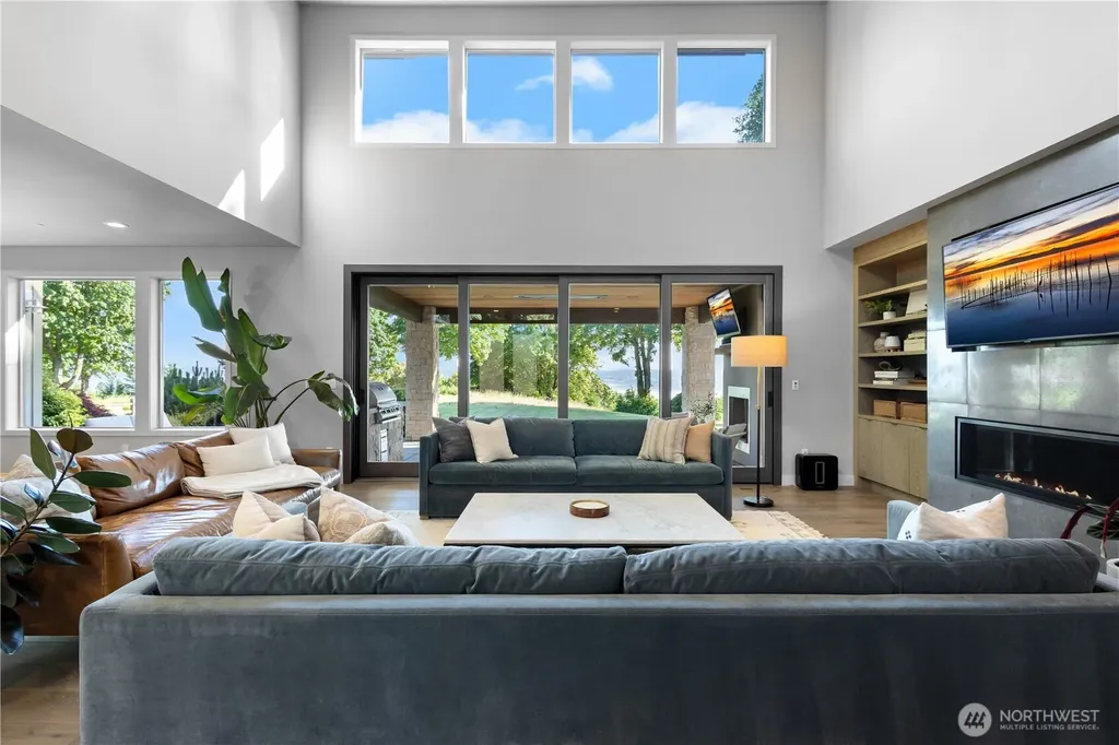 946 7th Court Fox Island WA 98333