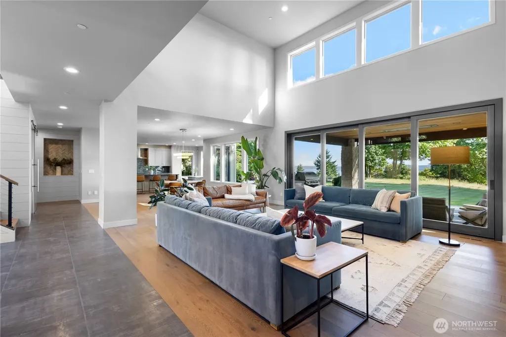 946 7th Court Fox Island WA 98333
