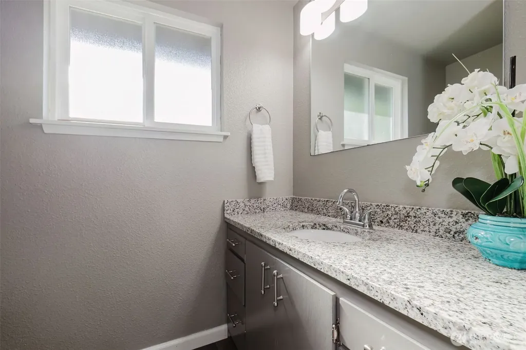 9634 SE Southworth Drive Port Orchard WA 98366