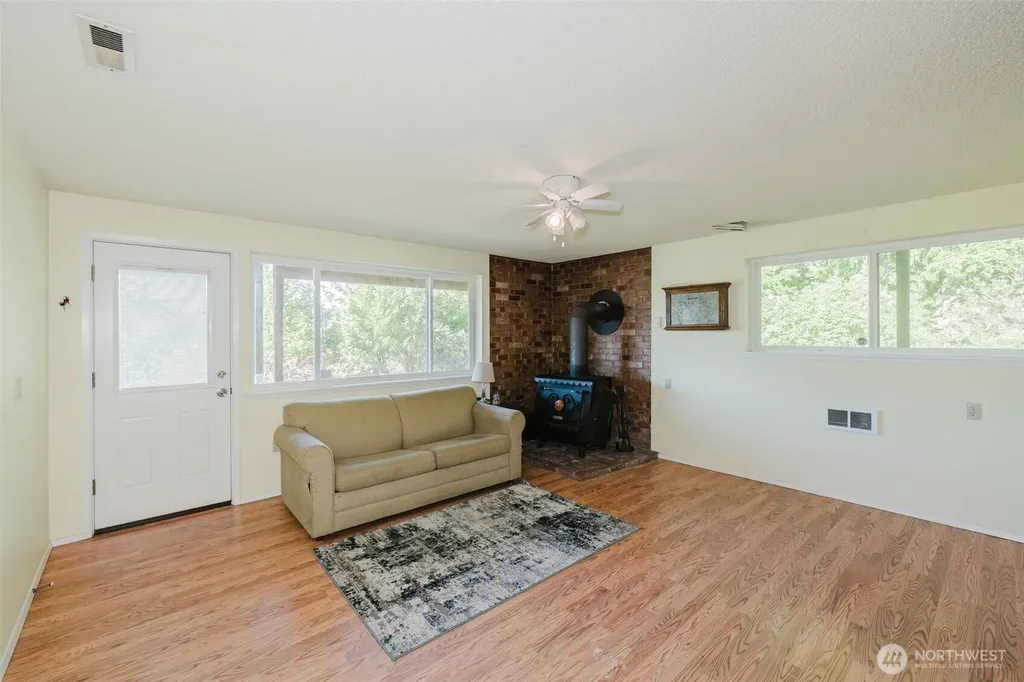 9634 SE Southworth Drive Port Orchard WA 98366