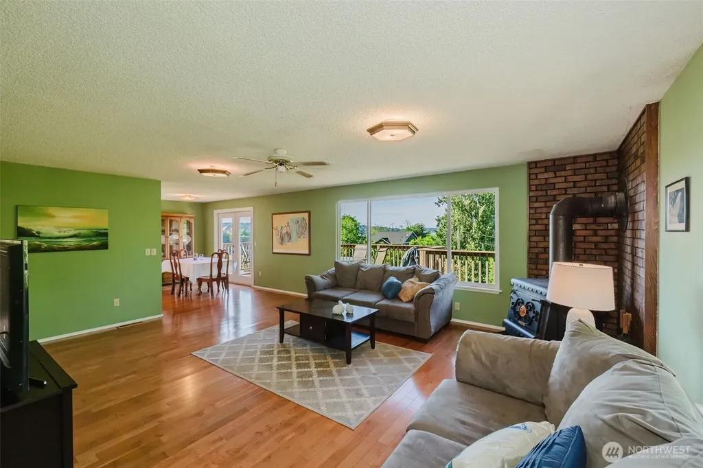 9634 SE Southworth Drive Port Orchard WA 98366