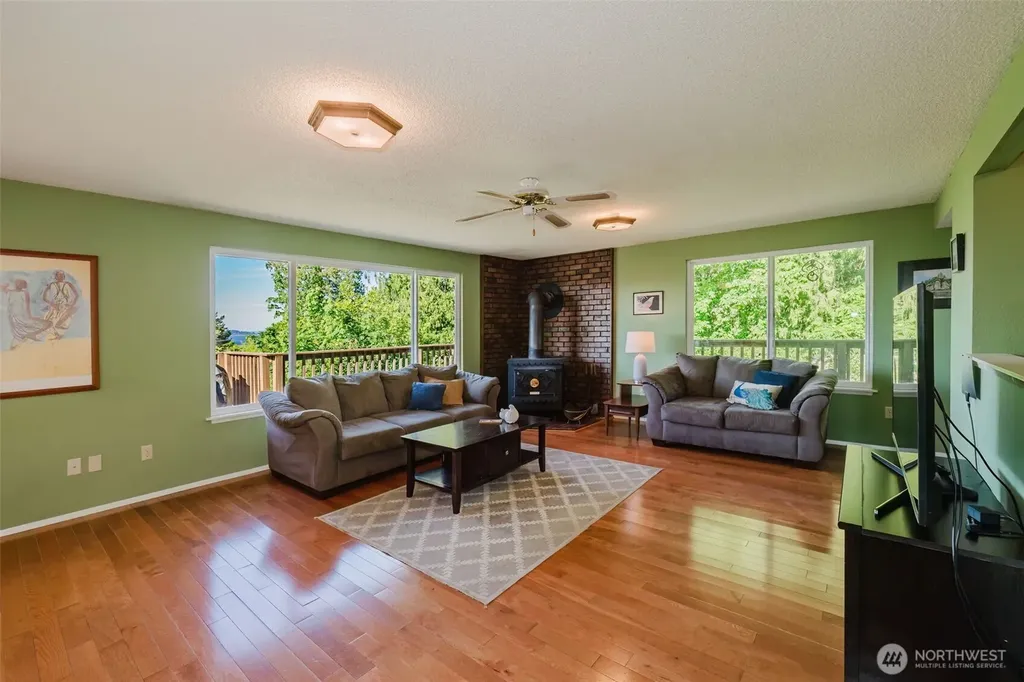 9634 SE Southworth Drive Port Orchard WA 98366