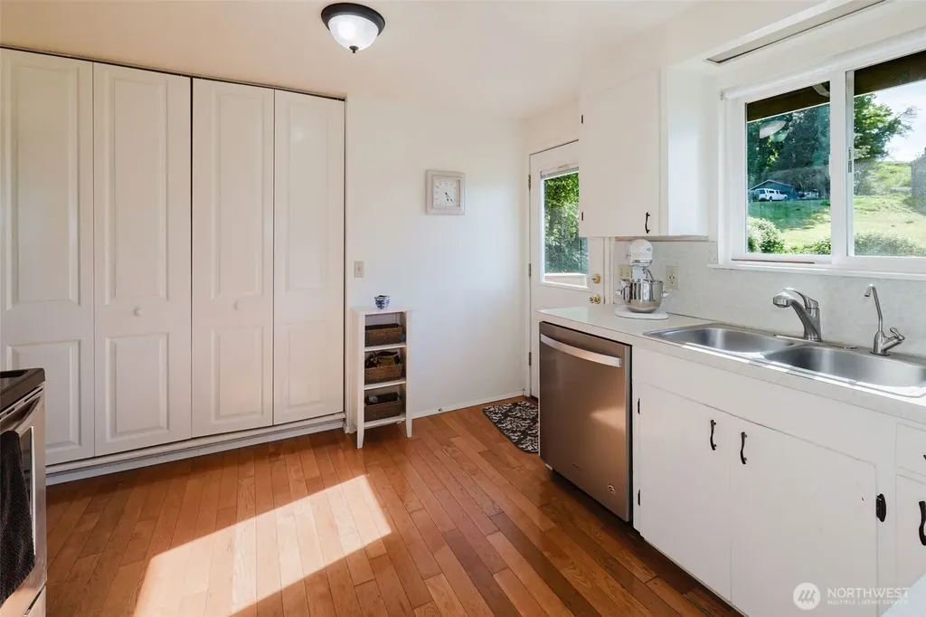 9634 SE Southworth Drive Port Orchard WA 98366