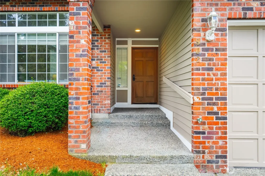 902 52nd Street SE Auburn WA 98092