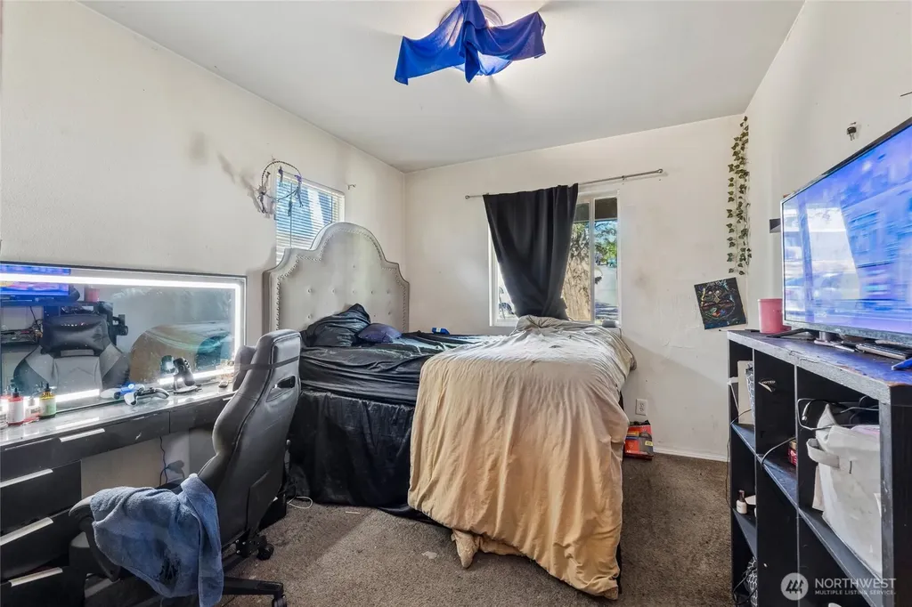 4712 S Warner Street Tacoma WA 98409