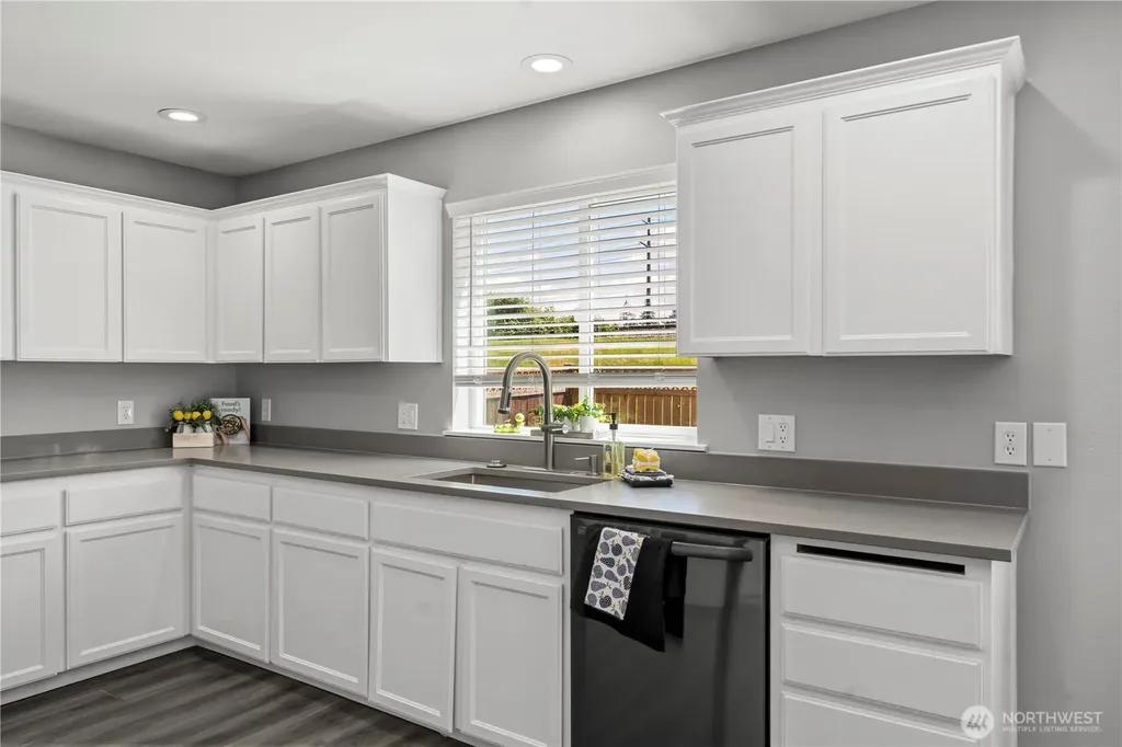 7249 Radius Loop SE Lacey WA 98513