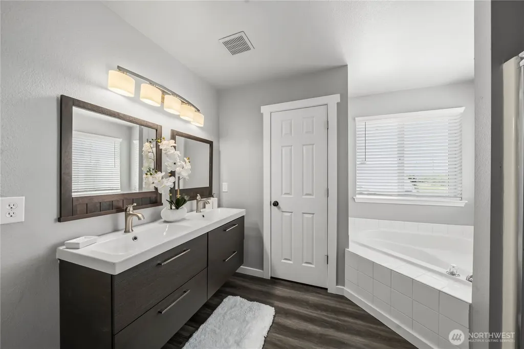 7249 Radius Loop SE Lacey WA 98513