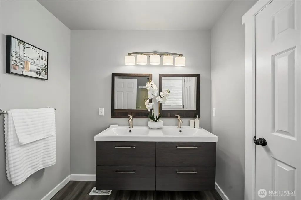 7249 Radius Loop SE Lacey WA 98513