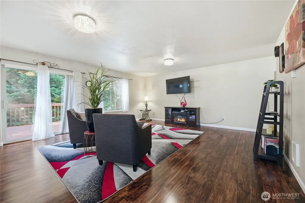 2231 SE Kelby Circle Port Orchard WA 98366