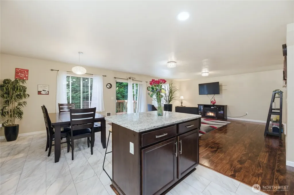 2231 SE Kelby Circle Port Orchard WA 98366