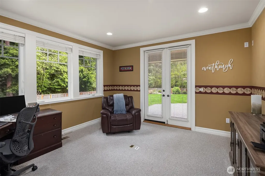 19632 183rd Way SE Renton WA 98058