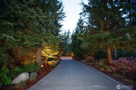19632 183rd Way SE Renton WA 98058