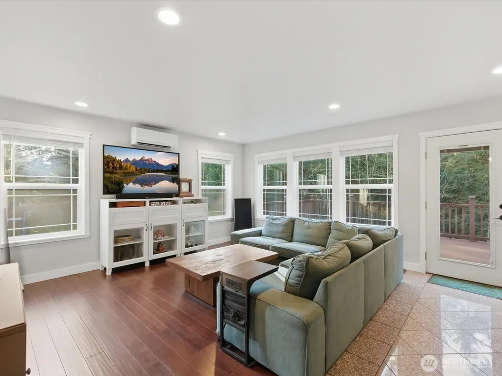 4050 Rachel Road Clinton WA 98236