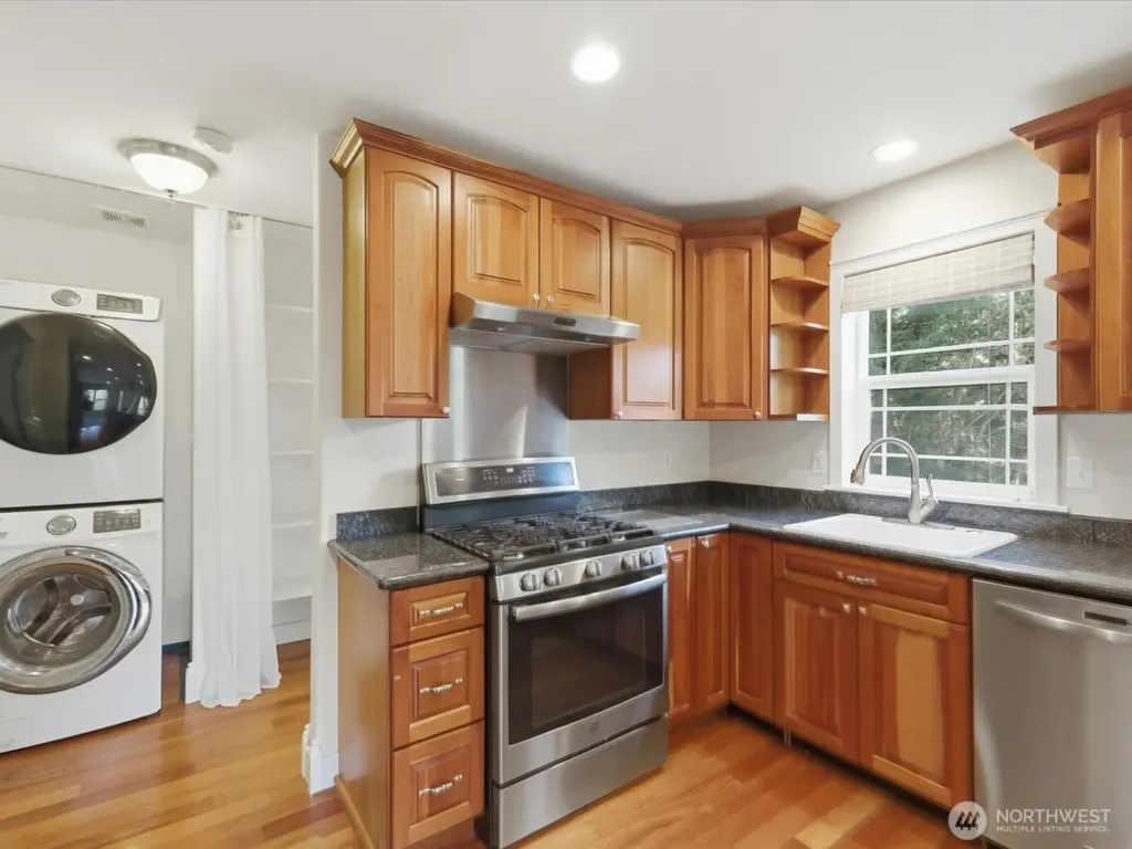 4050 Rachel Road Clinton WA 98236