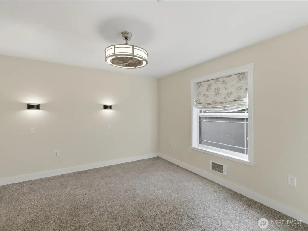 4050 Rachel Road Clinton WA 98236