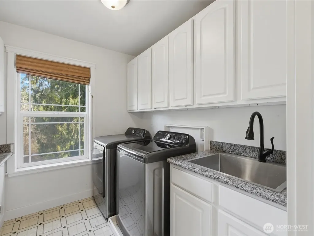 4050 Rachel Road Clinton WA 98236