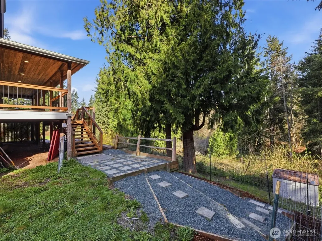 4050 Rachel Road Clinton WA 98236