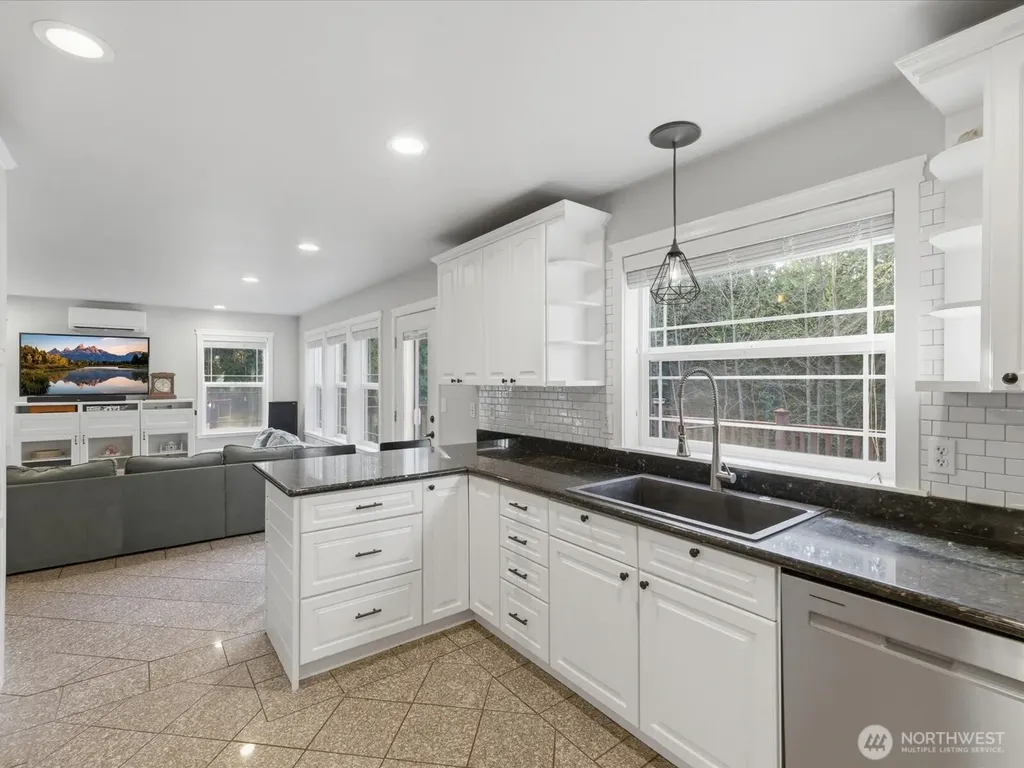 4050 Rachel Road Clinton WA 98236