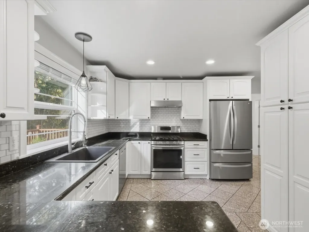 4050 Rachel Road Clinton WA 98236