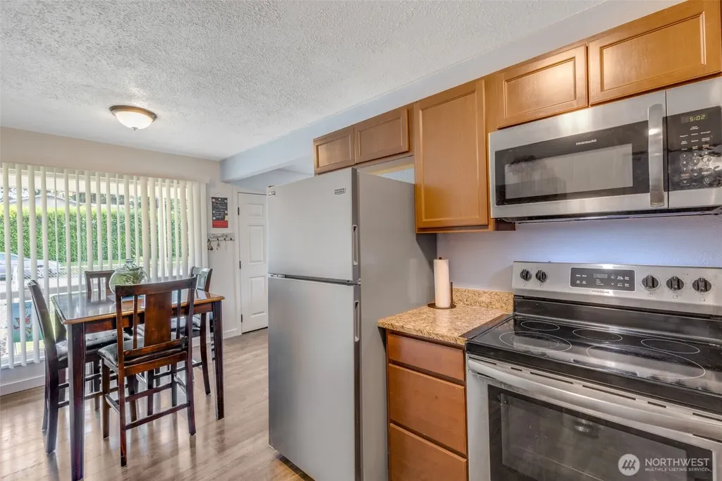 519 S 92nd Tacoma WA 98444