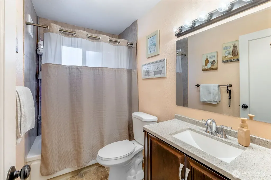519 S 92nd Tacoma WA 98444