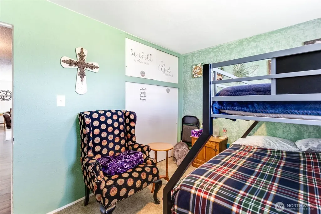 519 S 92nd Tacoma WA 98444