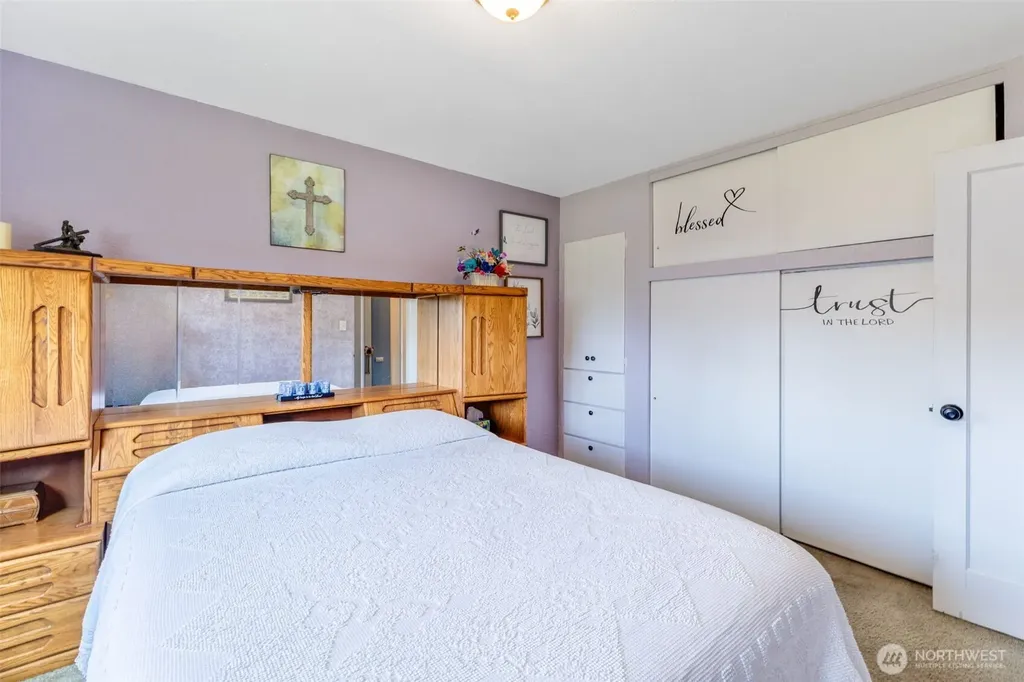 519 S 92nd Tacoma WA 98444