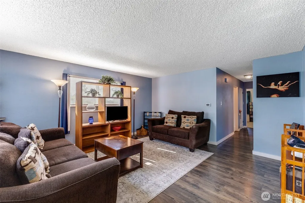 519 S 92nd Tacoma WA 98444