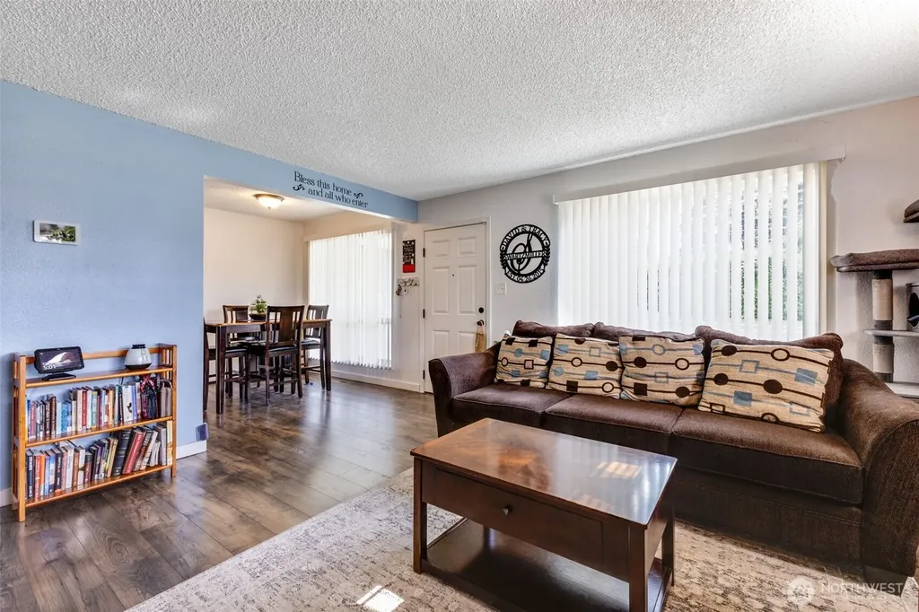 519 S 92nd Tacoma WA 98444