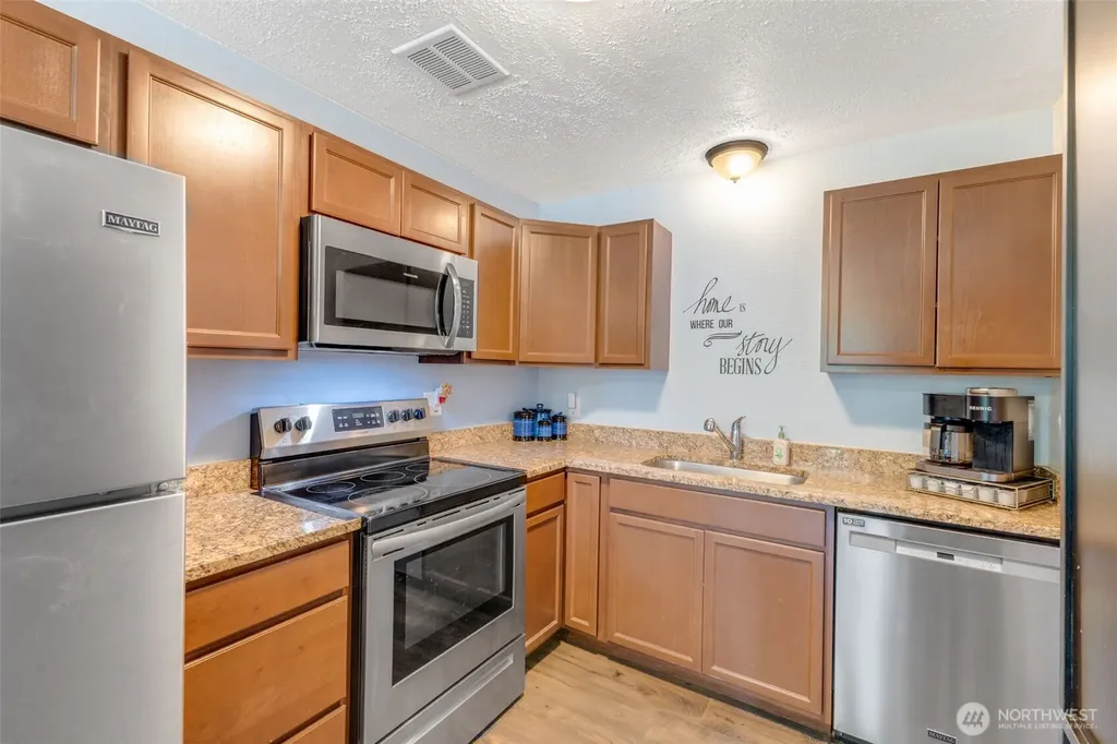 519 S 92nd Tacoma WA 98444